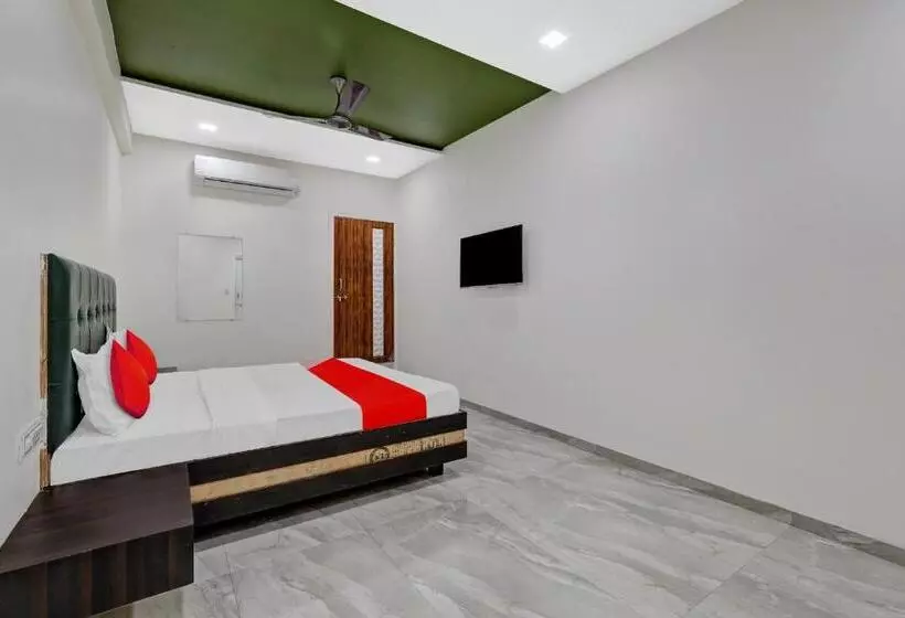 Hotelli Oyo Flagship 80611 On Off  Room