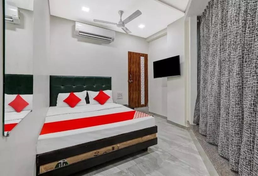 Hotelli Oyo Flagship 80611 On Off  Room