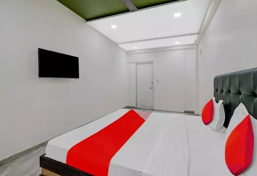 Hotelli Oyo Flagship 80611 On Off  Room