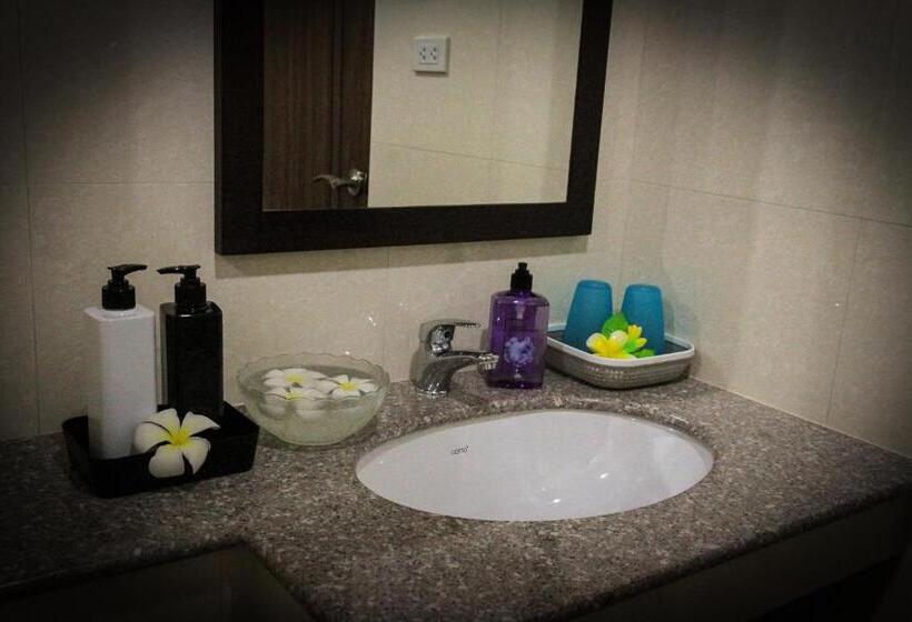 בית מלון כפרי Sky Villa Hua Hin Guesthouse   Adults Only