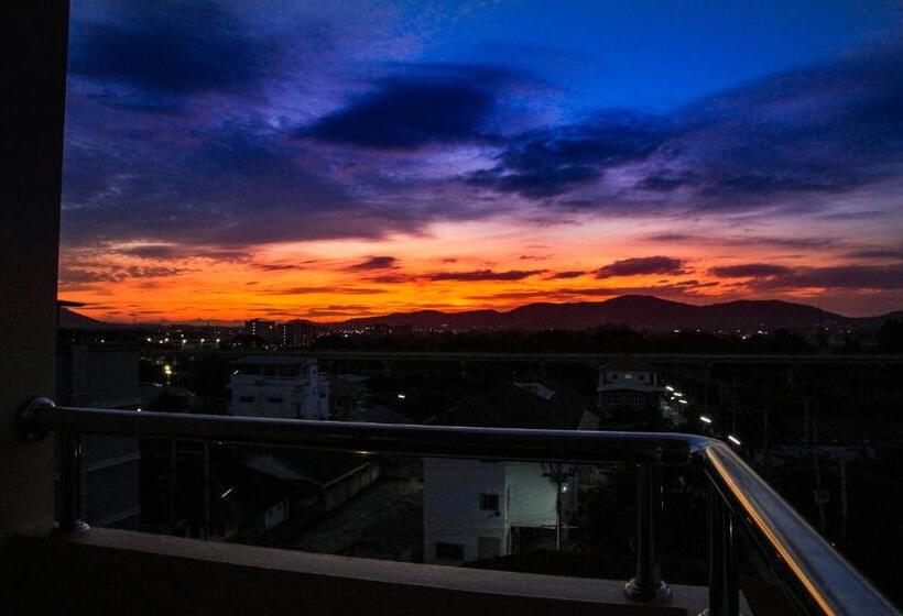 בית מלון כפרי Sky Villa Hua Hin Guesthouse   Adults Only