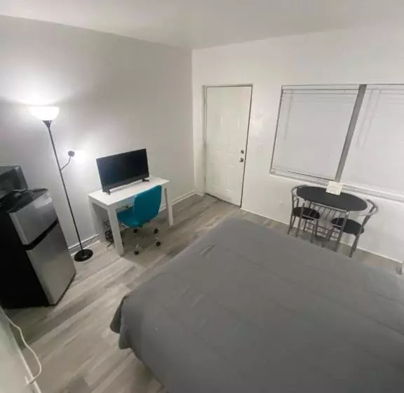 Motelli Uptown Inn & Suites