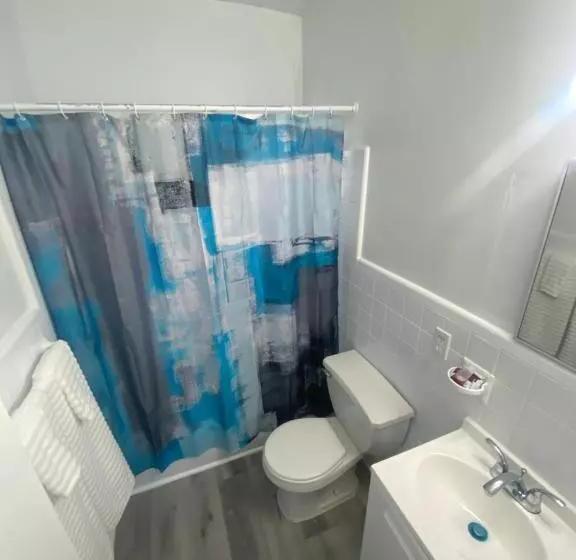 Motelli Uptown Inn & Suites