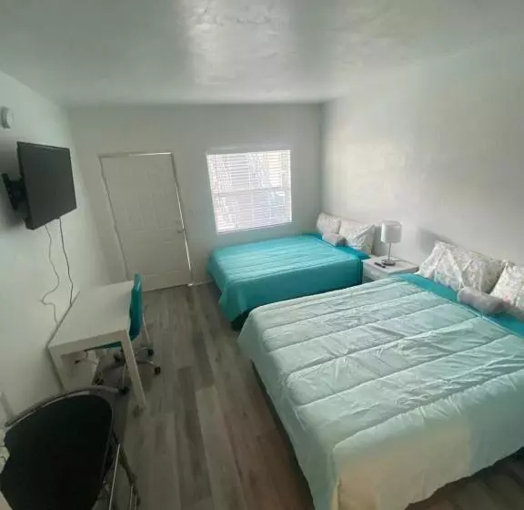 Motelli Uptown Inn & Suites