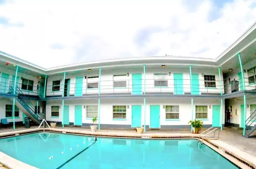 Motelli Uptown Inn & Suites