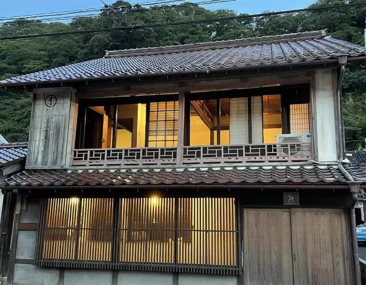 赭soho Yunotsu Old Village Inn & Bar