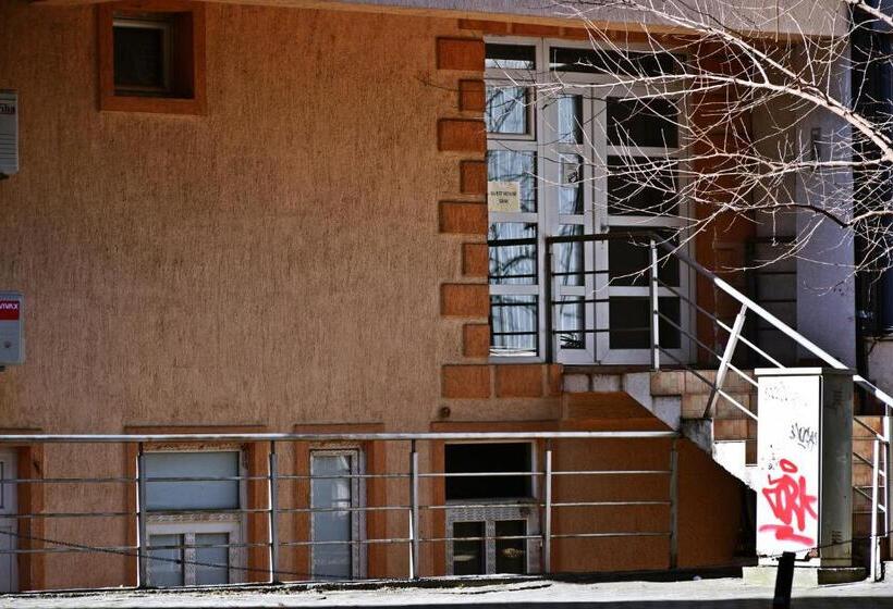 هاستل Guest House Sani