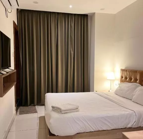 ホテル Hibiscus Tree  Bachupally