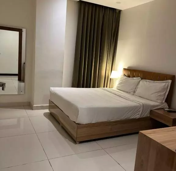 ホテル Hibiscus Tree  Bachupally