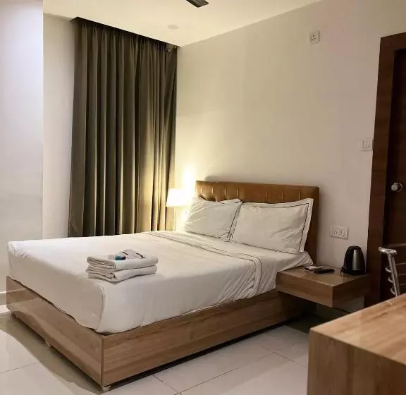 ホテル Hibiscus Tree  Bachupally