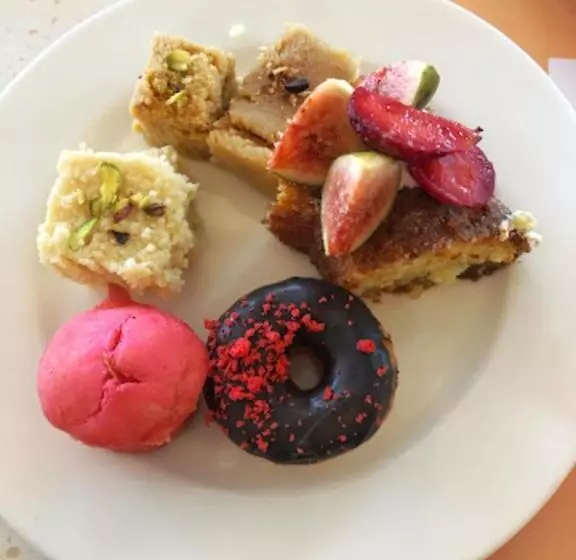 ホテル Hibiscus Tree  Bachupally