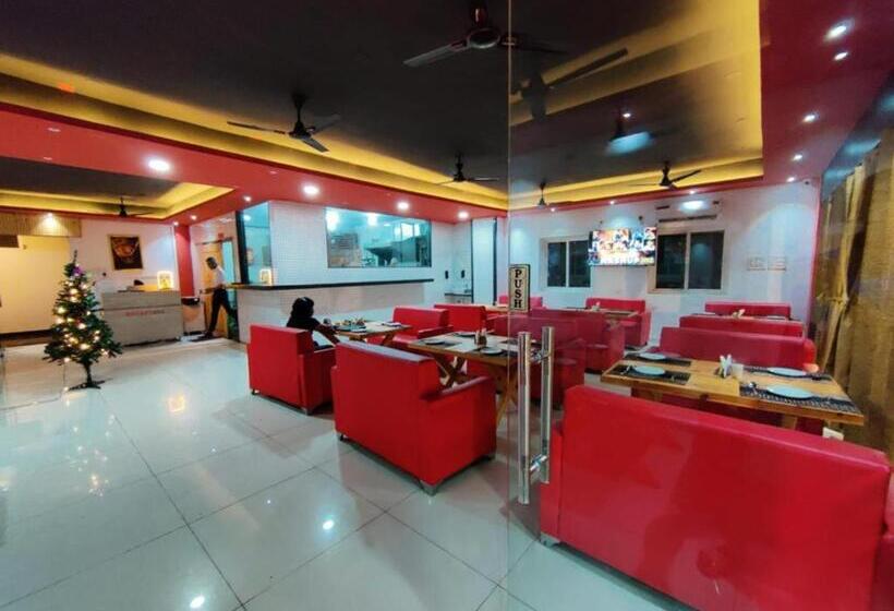 בית מלון כפרי Hibiscus Tree  Bachupally