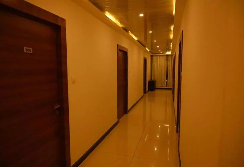 ホテル Hibiscus Tree  Bachupally