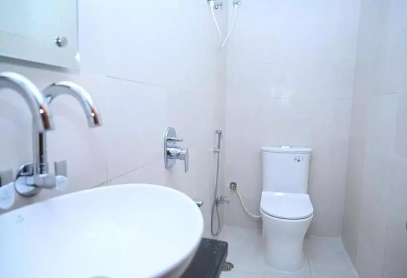 ホテル Hibiscus Tree  Bachupally