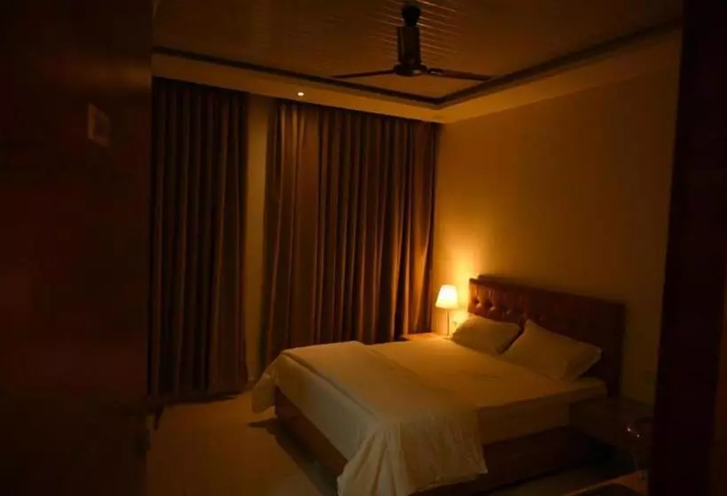 ホテル Hibiscus Tree  Bachupally