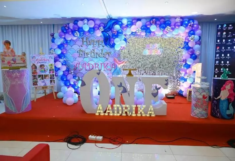 ホテル Hibiscus Tree  Bachupally