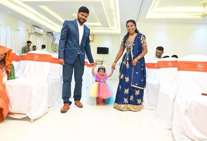 ホテル Hibiscus Tree  Bachupally