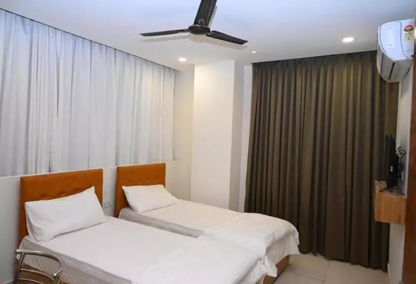 ホテル Hibiscus Tree  Bachupally