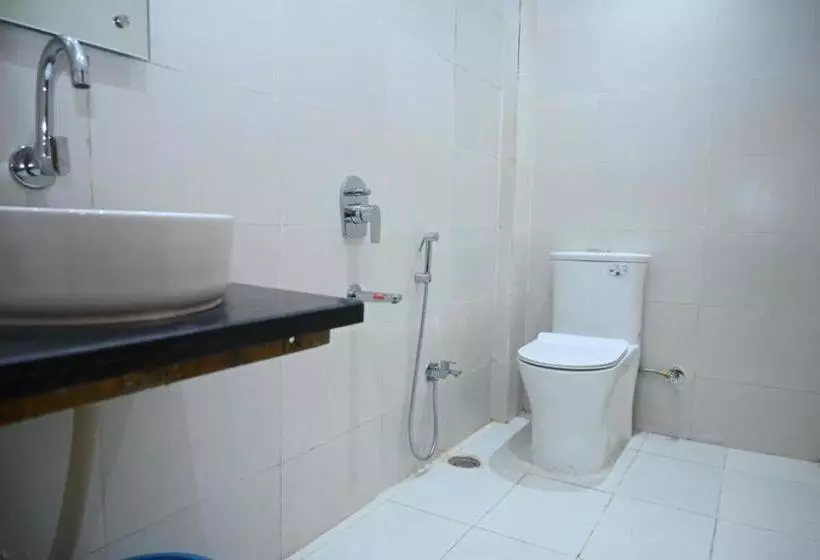 ホテル Hibiscus Tree  Bachupally