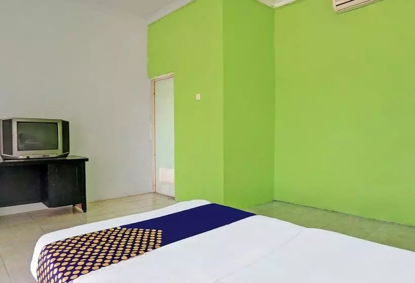 ホテル Spot On 92031 Wisma Galung Syariah