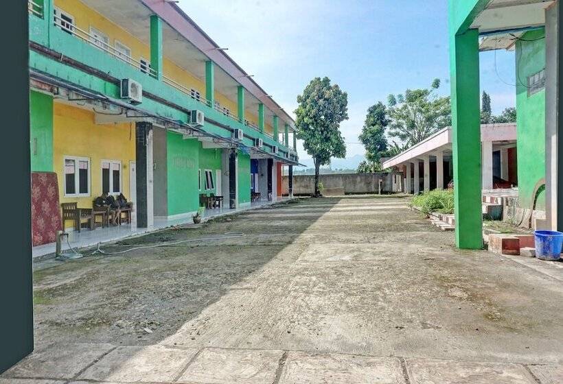 Szálloda Spot On 92031 Wisma Galung Syariah