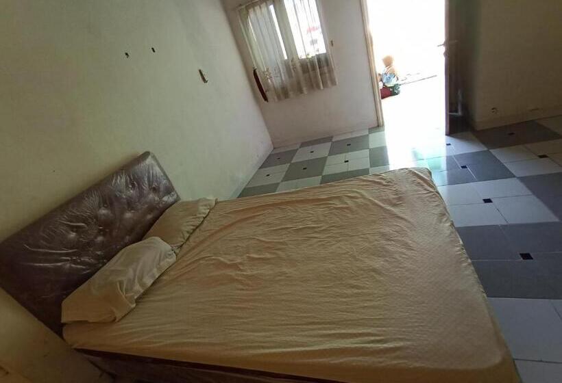 Szálloda Spot On 92031 Wisma Galung Syariah