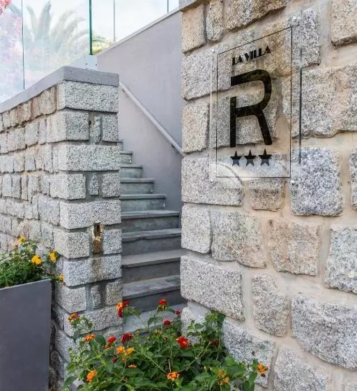 هتل Villa R