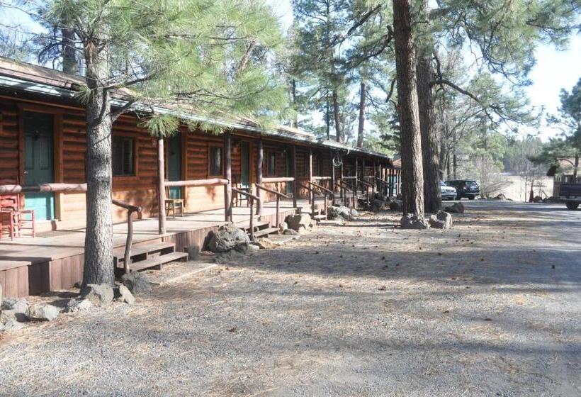 Nine Pines Motel