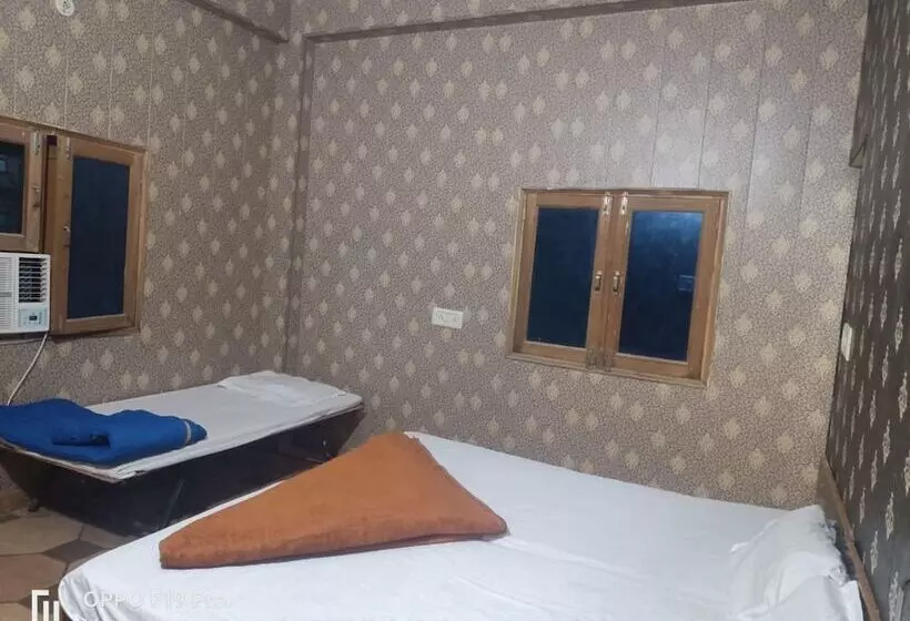 Majatalo Goroomgo Anand Guest House Mathura