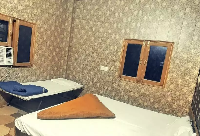 Majatalo Goroomgo Anand Guest House Mathura