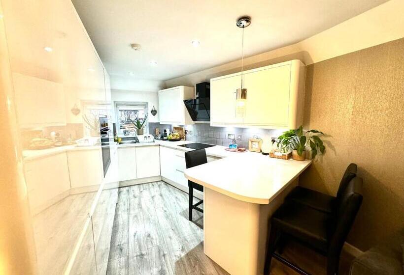 膳宿费 Modern Double Room With Fire Tv