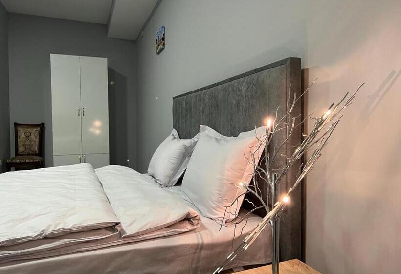 پانسیون Sunny Garden Guest House