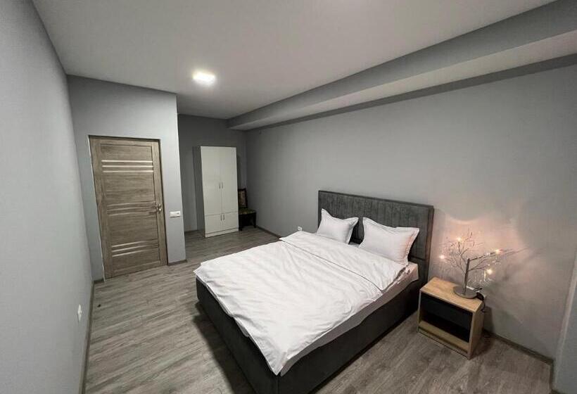 پانسیون Sunny Garden Guest House