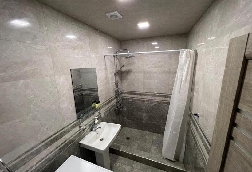 پانسیون Sunny Garden Guest House