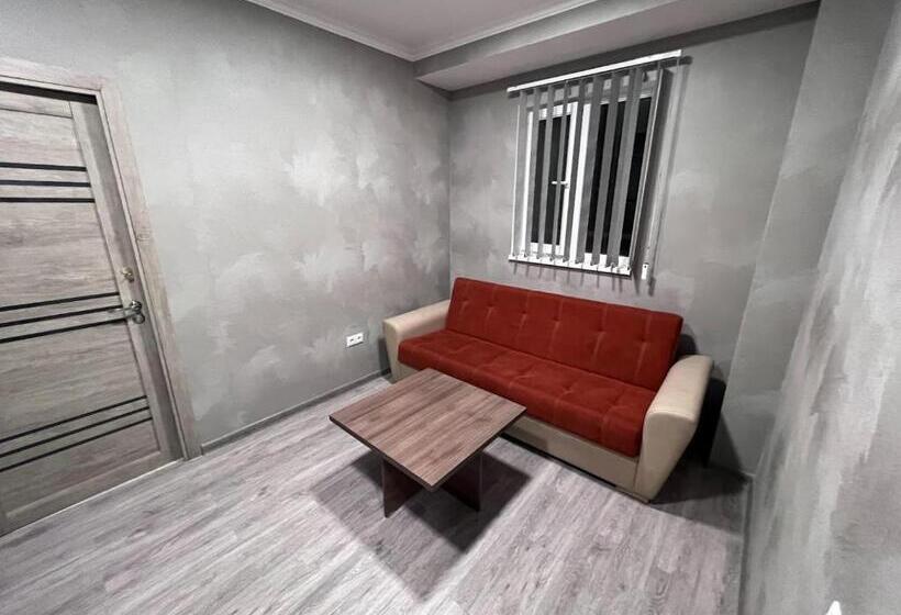 پانسیون Sunny Garden Guest House