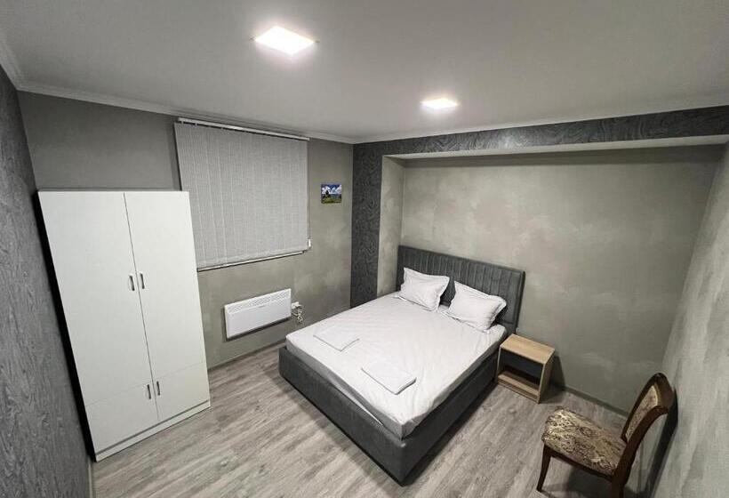 پانسیون Sunny Garden Guest House