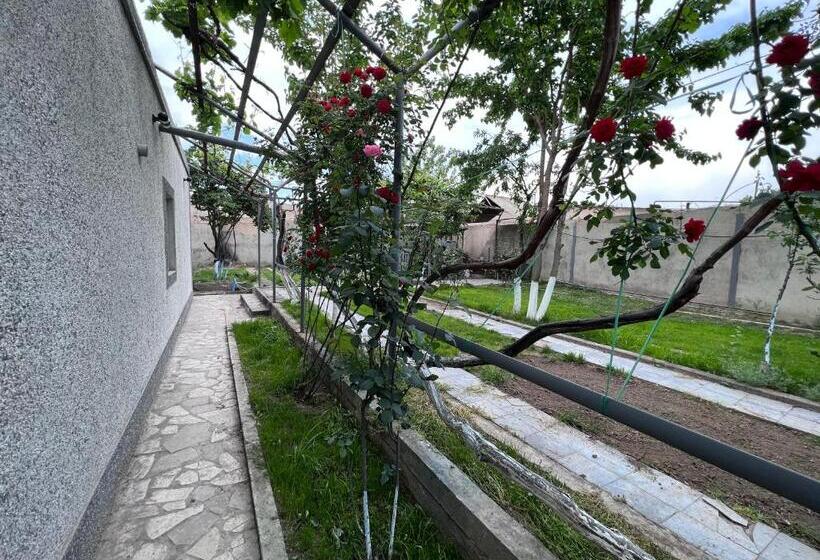 پانسیون Sunny Garden Guest House