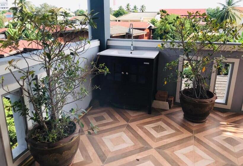 بنسيون Xaythone Guest House