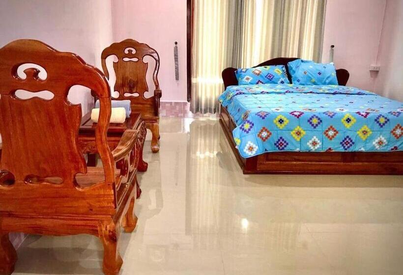 بنسيون Xaythone Guest House