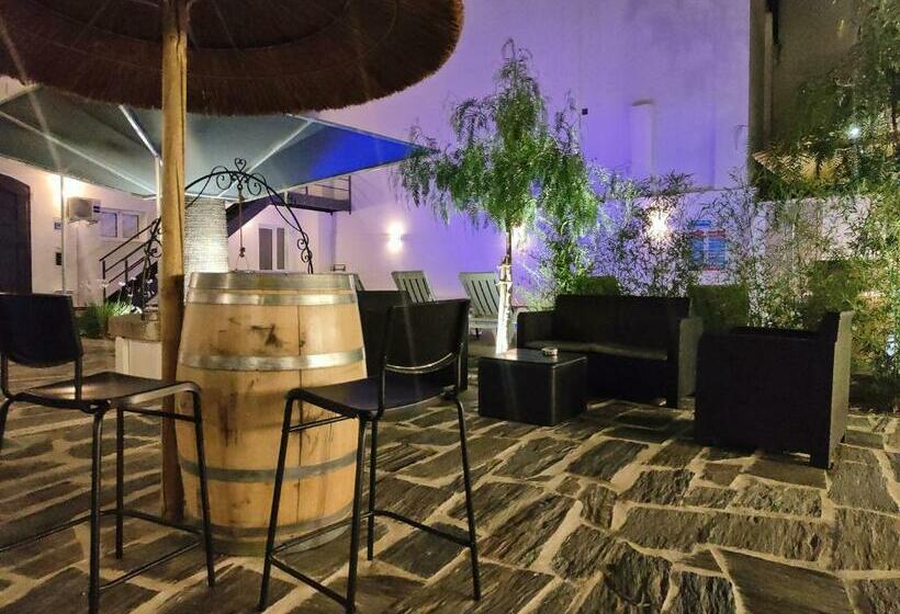 مبيت وإفطار Luxury Palm Suites