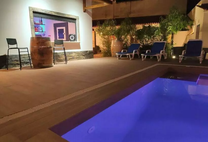 Aamiaismajoitus (B&B) Luxury Palm Suites