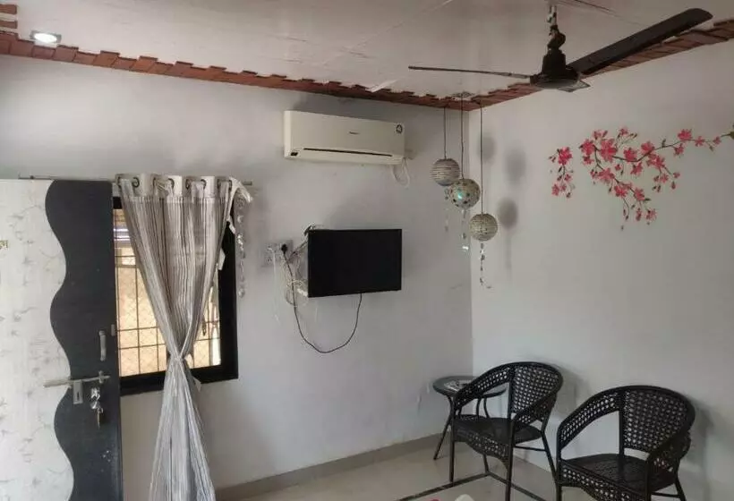 Aamiaismajoitus (B&B) Six Seasons Shrivardhan