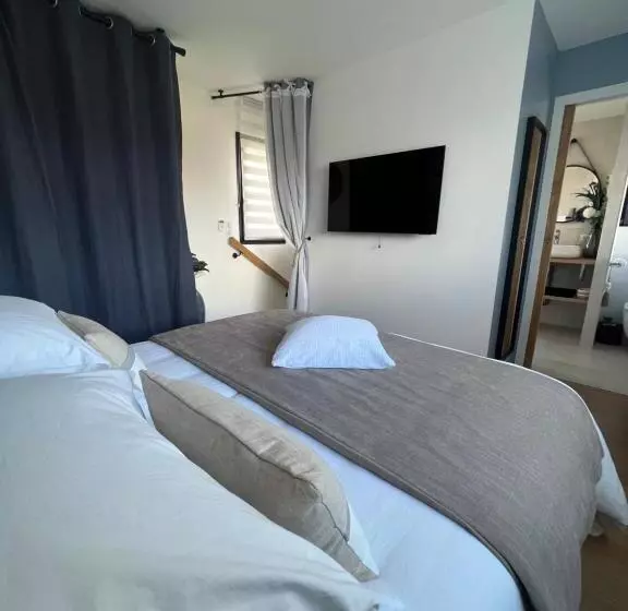 Aamiaismajoitus (B&B) Suites By Aix Keys Avec Jacuzzi Privatif 5 Min Des Plages Fouras