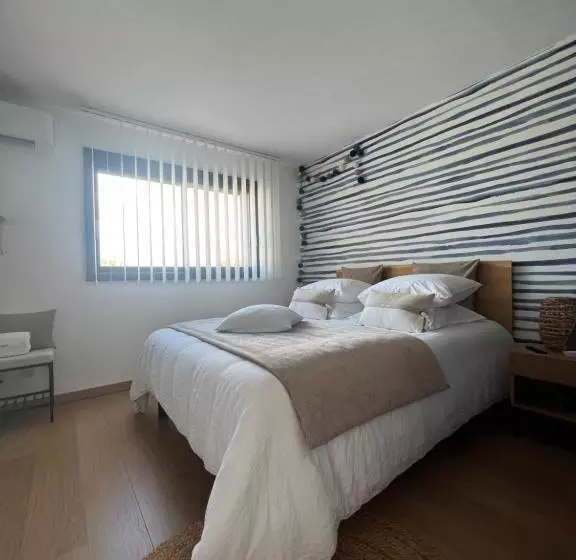 Aamiaismajoitus (B&B) Suites By Aix Keys Avec Jacuzzi Privatif 5 Min Des Plages Fouras