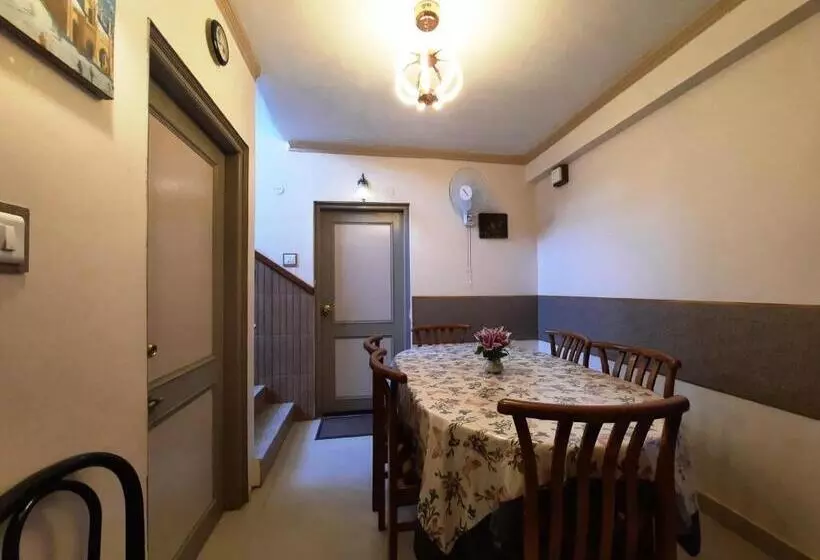Aamiaismajoitus (B&B) Sunrise Villa Shimla