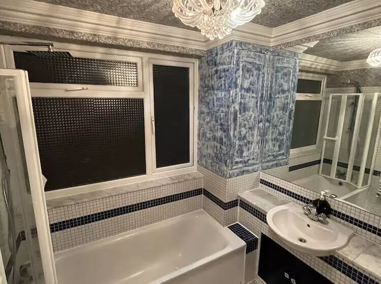 Aamiaismajoitus (B&B) Tj Homes