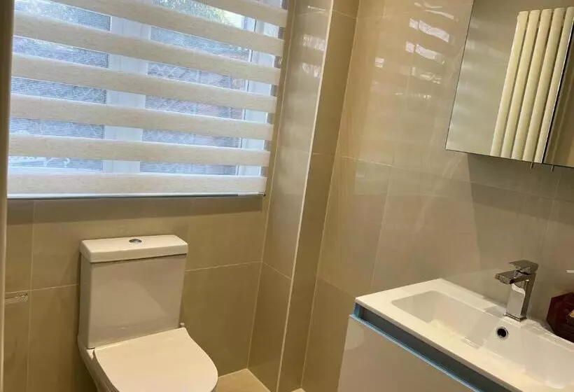 Aamiaismajoitus (B&B) Tj Homes