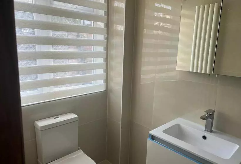 Aamiaismajoitus (B&B) Tj Homes