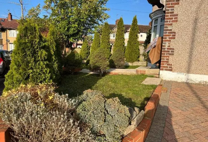 Aamiaismajoitus (B&B) Tj Homes