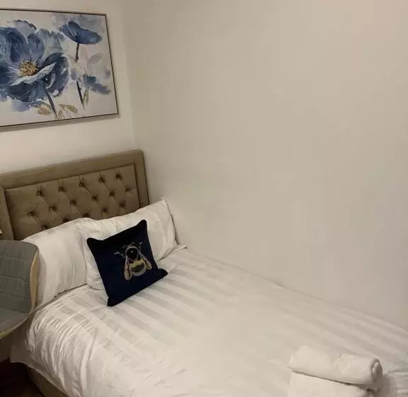 Aamiaismajoitus (B&B) Tj Homes